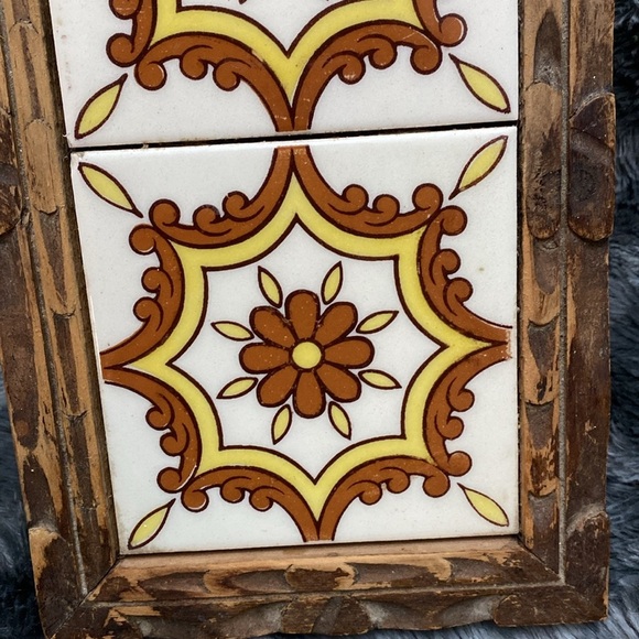 Vintage Carved Wood Double
Tile Trivet - Picture 11 of 16